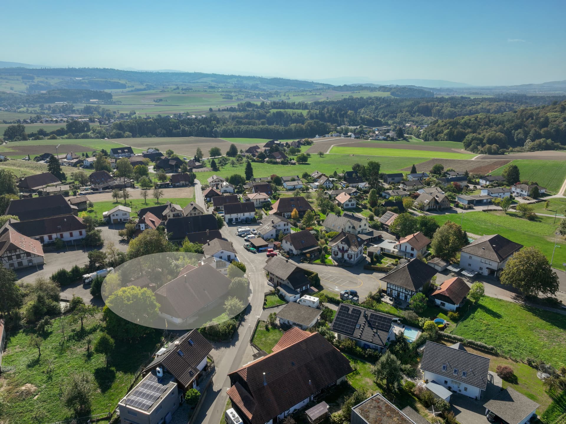 Luftaufnahme von Ammerzwil mit markiertem Standort von Daheim im OBERdorf